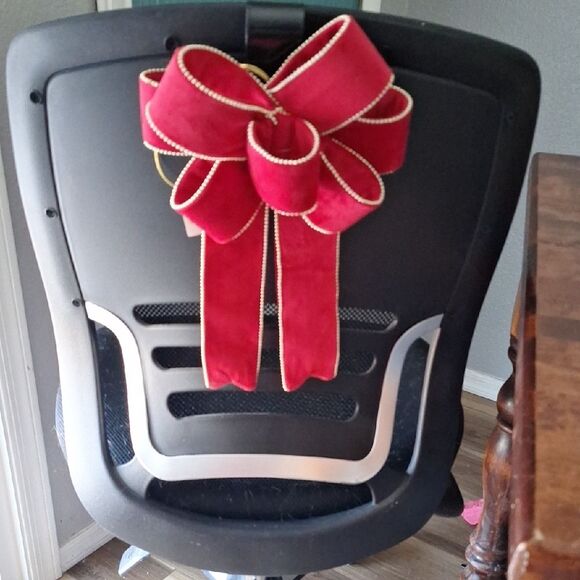 Grandin Road Red Bow with Gold Trim and Green Bow with Gold detail NWT - Picture 4 of 9